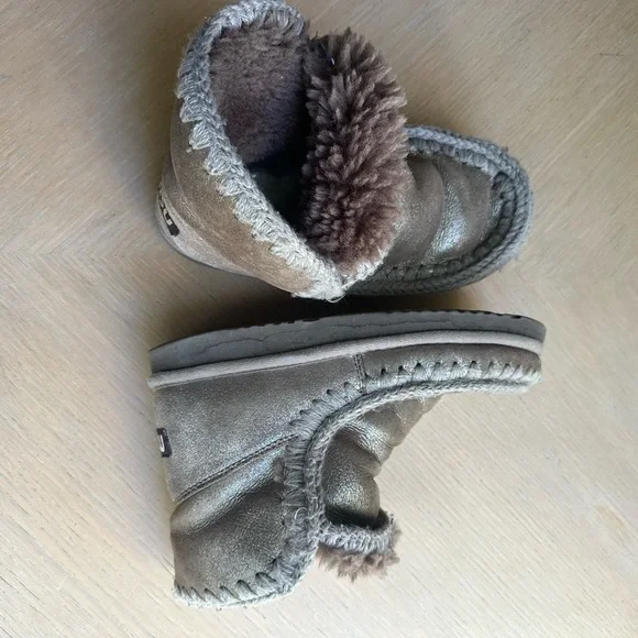Mou Brown and Gray Moccasin Slippers - Picture 10 of 10